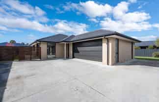 8 Silverview Place, Mosgiel