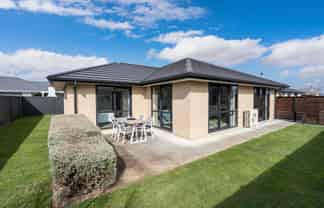 8 Silverview Place, Mosgiel