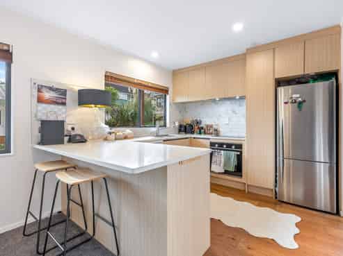 1/1018 East Coast Road, Torbay