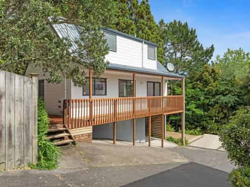 1/1018 East Coast Road, Torbay