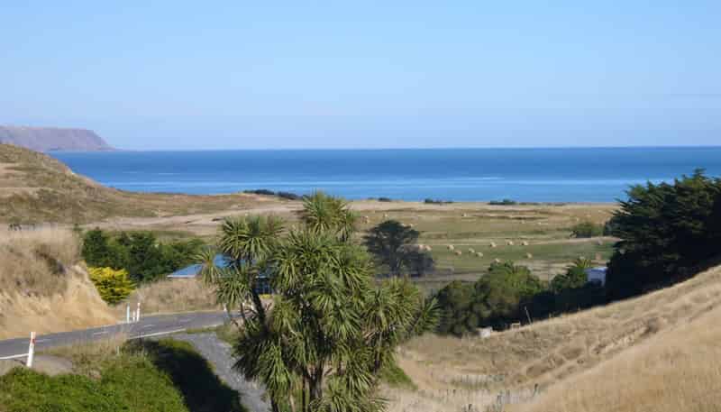 77 Whangaimoana Beach Road, Lake Ferry