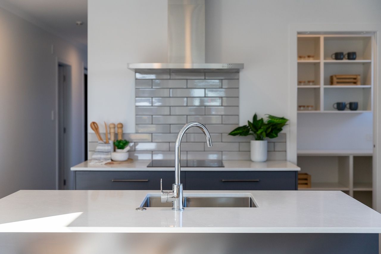 Space, Style & Coastal Living in Golden Sands - Vista 5