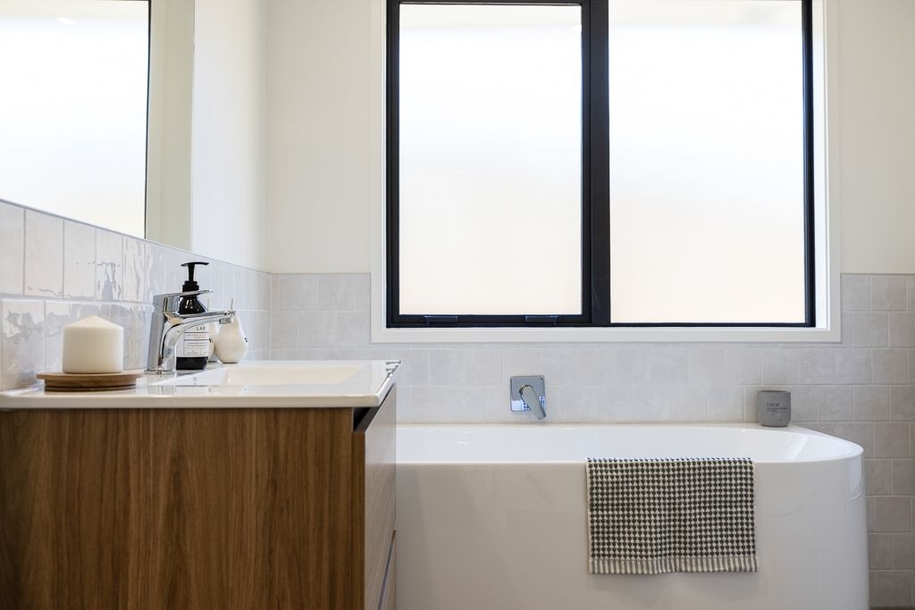 Space, Style & Coastal Living in Golden Sands - Vista 3