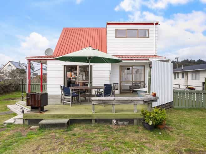 111 Weka Street, Whangamata