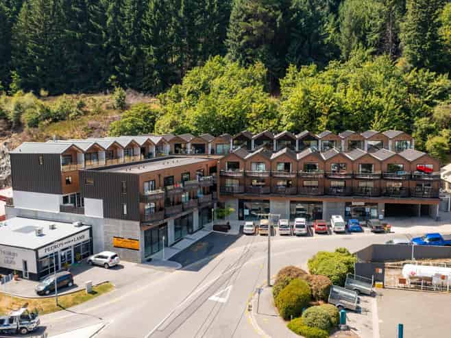 26A/135 Hallenstein Street, Queenstown