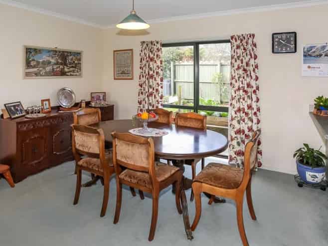 4 Emmerdale Ave, Papakura