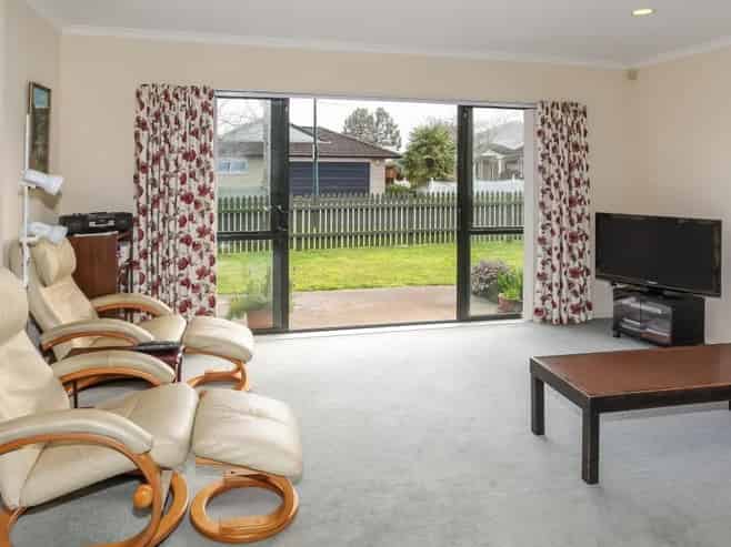 4 Emmerdale Ave, Papakura