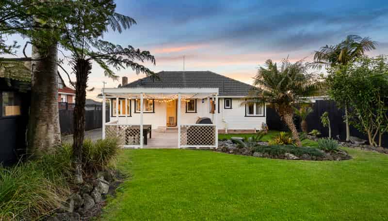 13 Ayrton Street, Te Atatu South