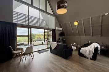 Loft 347 Grahams Road, Willowby