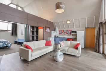 Loft 347 Grahams Road, Willowby