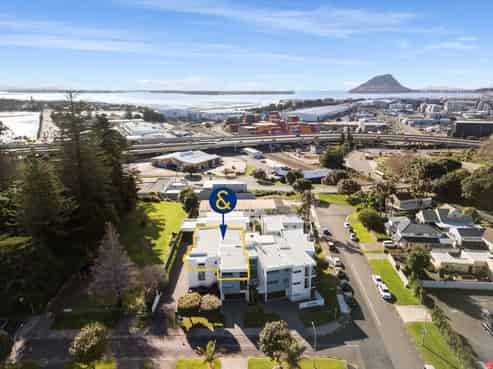 4/52 Cliff Road, Tauranga Central