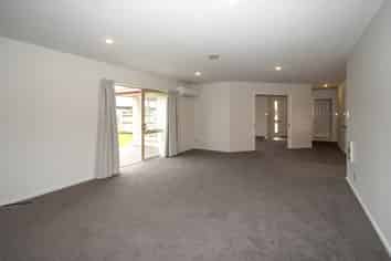 8 Blarney Place, Casebrook