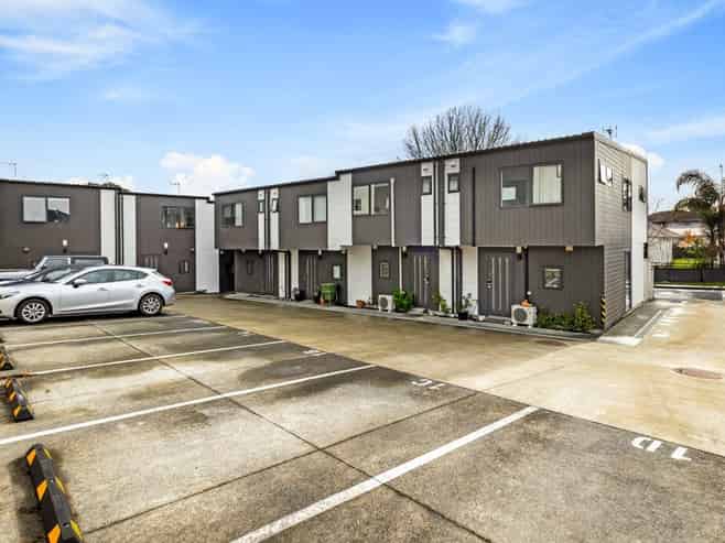 1D Shamrock Lane, Te Atatu Peninsula