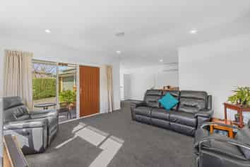 6 Riegler Place, Belfast