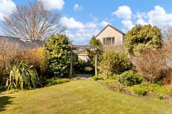 25 Derrett Place, Saint Martins