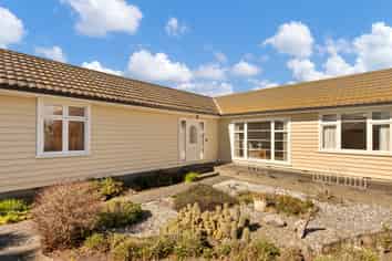 25 Derrett Place, Saint Martins