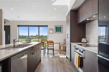 8 William Dawson Crescent, Halswell