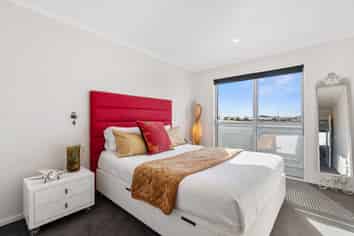 8 William Dawson Crescent, Wigram