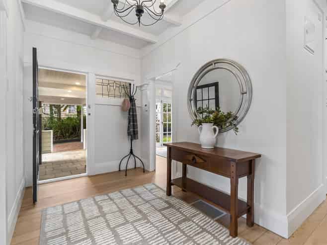 30 Ferryhill Road, Epsom