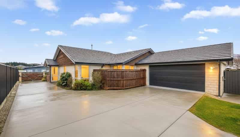 8 Excelsior Place, Cromwell