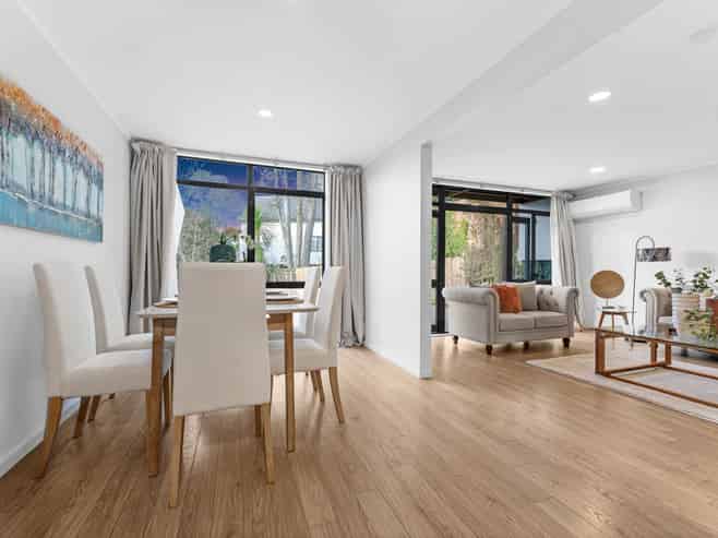 2/30B Verbena Road, Birkdale