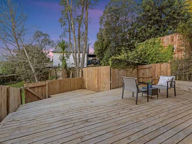 2/30B Verbena Road, Birkdale