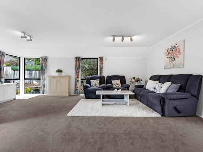 2/30 Eastridge Court, Northpark