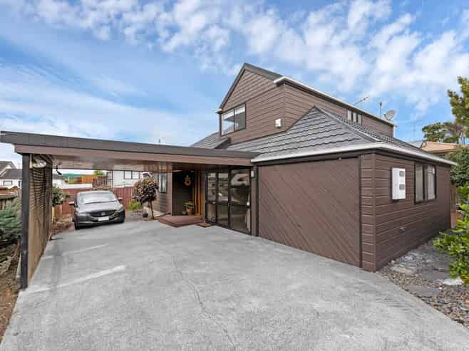 2/30 Eastridge Court, Northpark