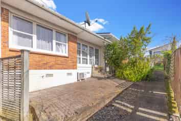 2/39 Udys Road, Pakuranga