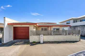 477 Marine Parade, Napier South