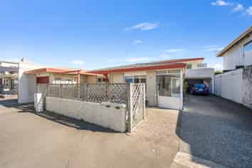 477 Marine Parade, Napier South