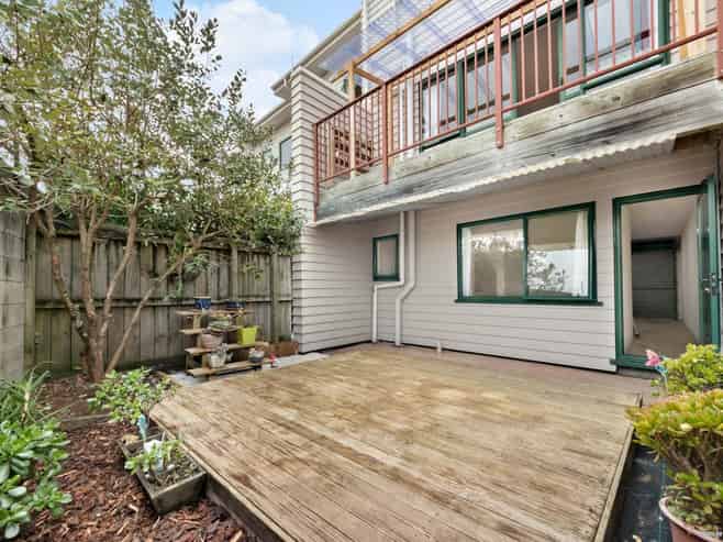 1 Briar Way, New Lynn