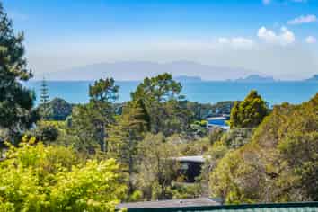 5 Chevron Place, Castor Bay