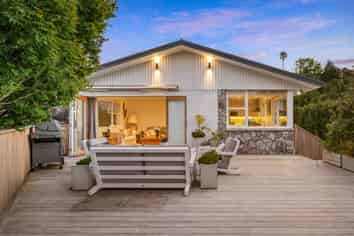5 Chevron Place, Castor Bay