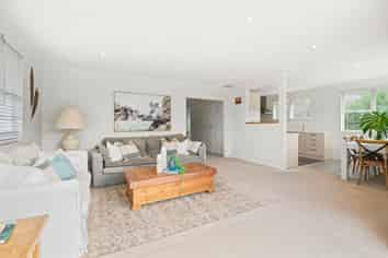 5 Chevron Place, Castor Bay