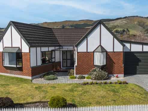 4 Washbourn Drive, Richmond