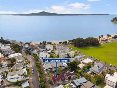 12 Auckland Road, Saint Heliers