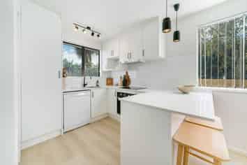 2/7 Mon Desir Place, Manurewa