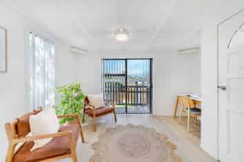 2/7 Mon Desir Place, Manurewa
