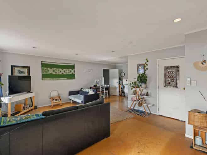 48 & 48A Lauderdale Road, Birkdale