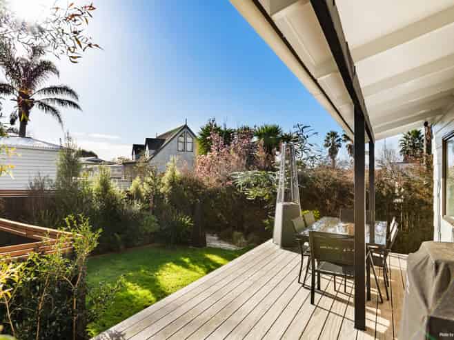 7B  Edgewater Parade, Waiuku
