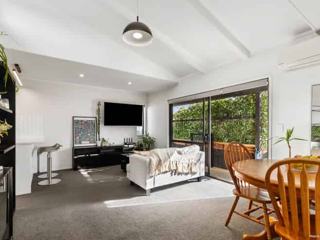 7B  Edgewater Parade, Waiuku