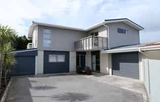 10b Watson Dr, Paraparaumu Beach