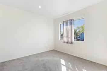 2A Pine Street, New Lynn