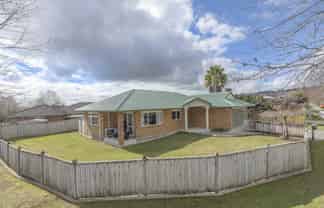 14 Carisbrook Crescent, Papakura