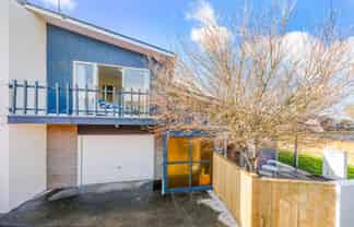 2/30 Whiteacres Drive, Sunnyhills