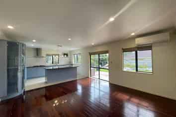17 Raphoe Road, Flat Bush