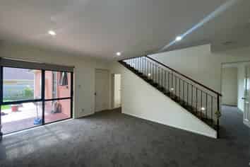 17 Raphoe Road, Flat Bush