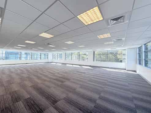 Full-floor A-grade office – newly refurbished