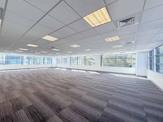 Full-floor A-grade office – newly refurbished